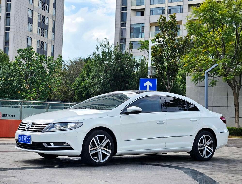 Volkswagen CC 2013 — фото автомобиля 1
