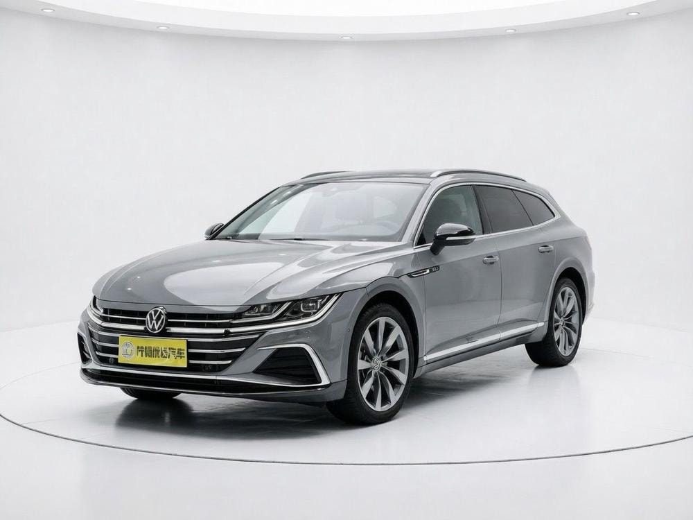 Volkswagen CC 2023 — фото автомобиля 1