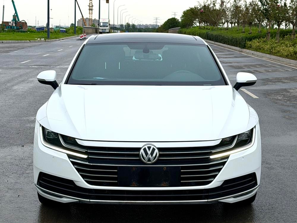 Volkswagen CC 2020 — фото автомобиля 1