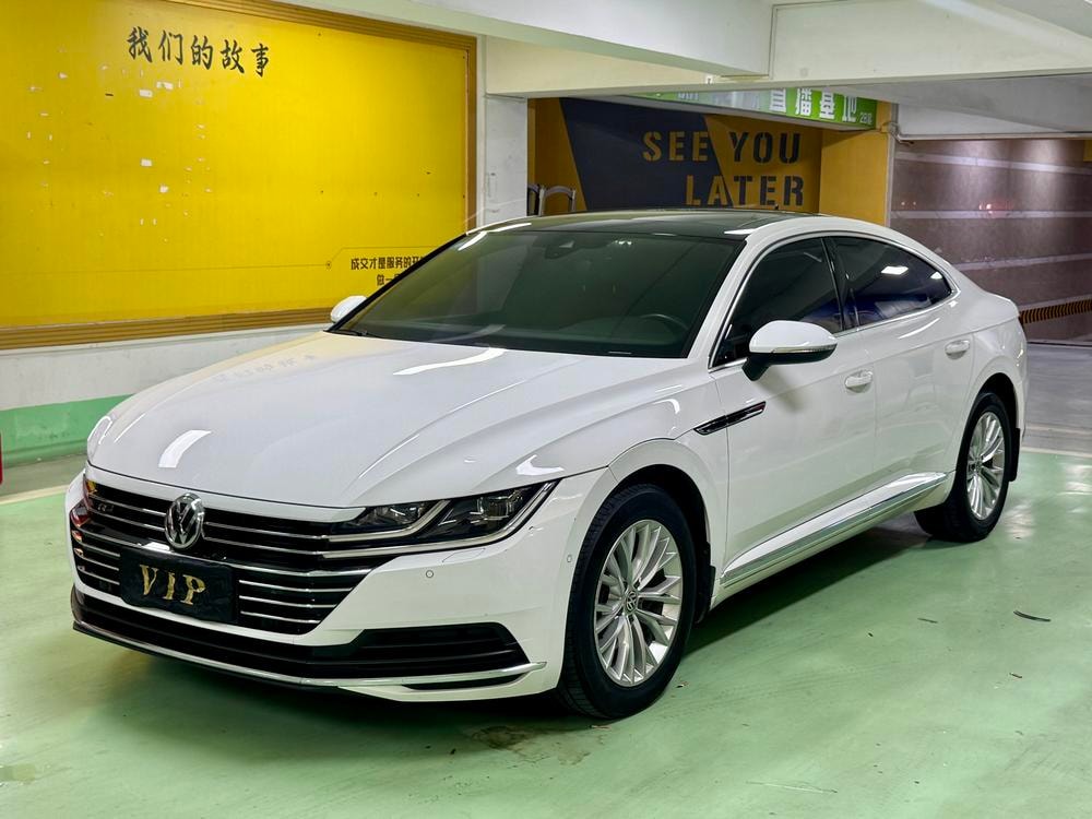 Volkswagen CC 2019 — фото автомобиля 1