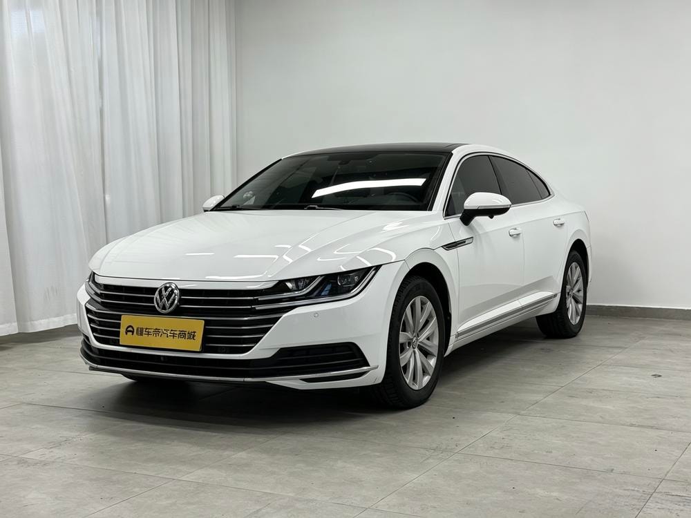 Volkswagen CC 2019 — фото автомобиля 1