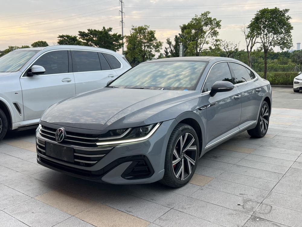 Volkswagen CC 2023 — фото автомобиля