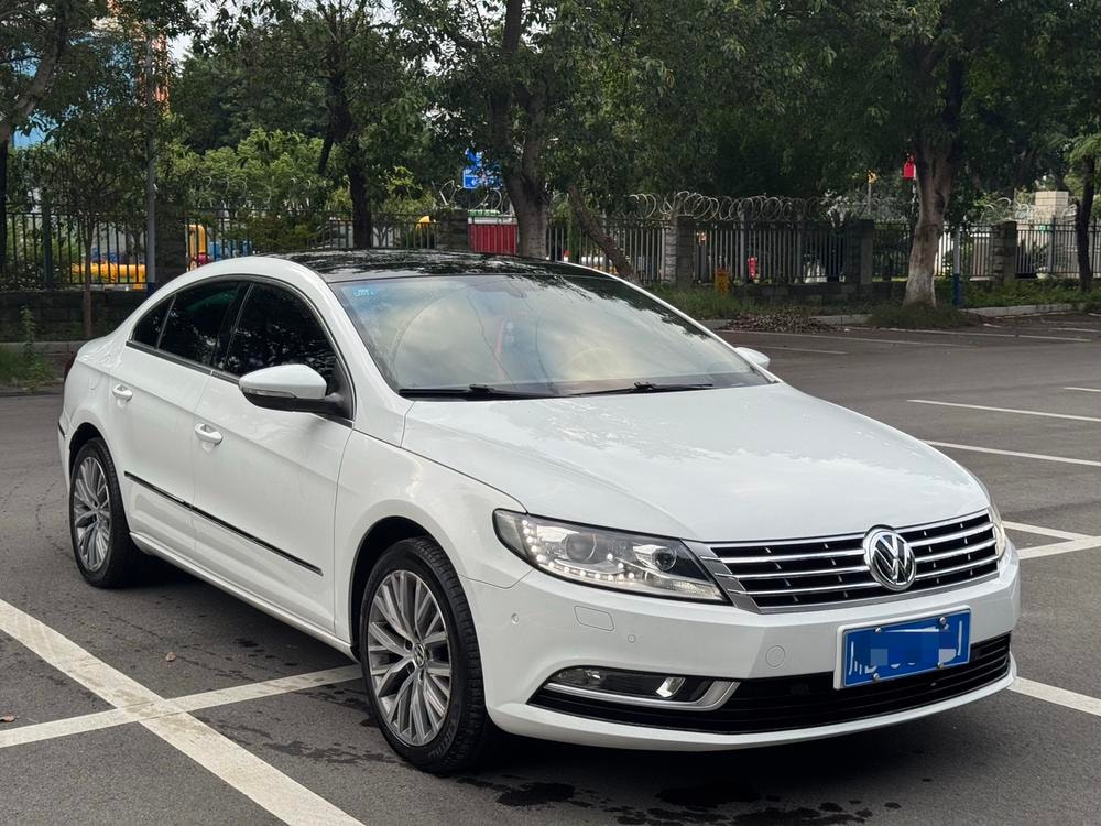 Volkswagen CC 2018 — фото автомобиля 1