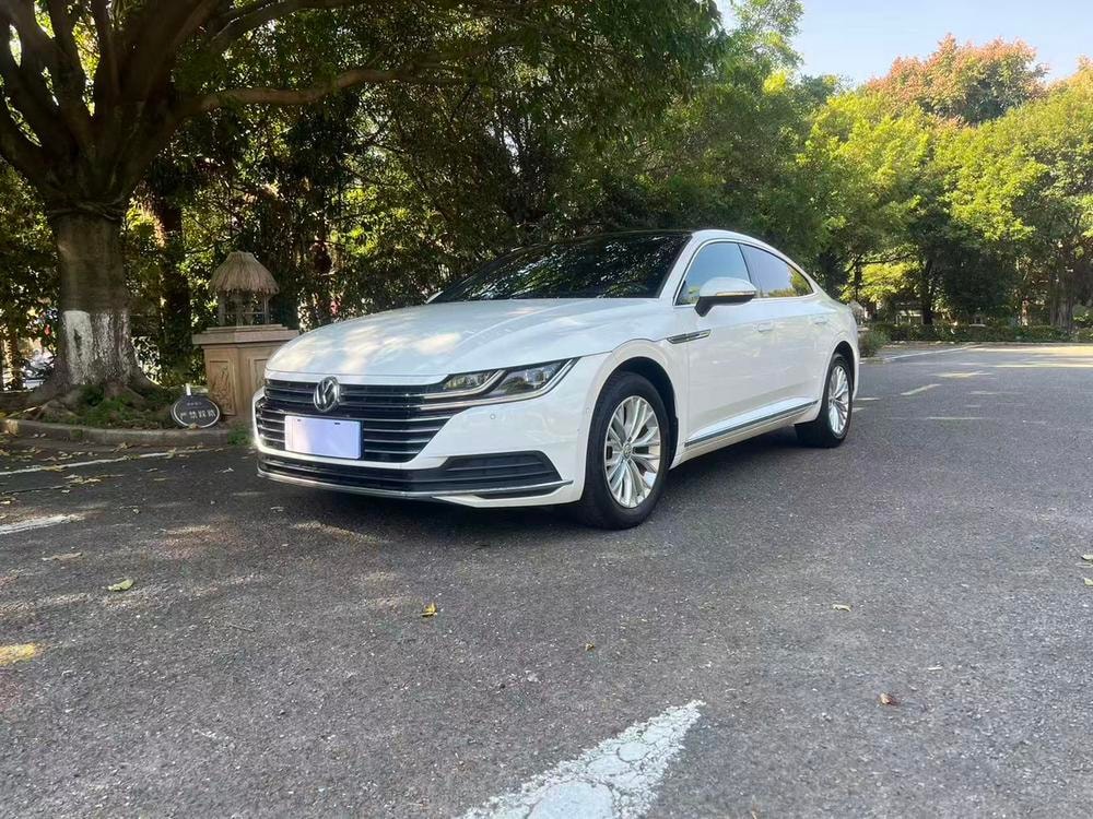 Volkswagen CC 2019 — фото автомобиля