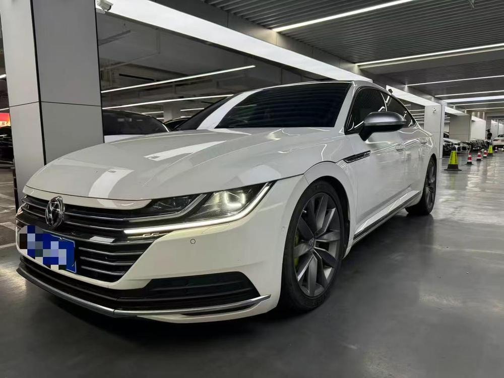 Volkswagen CC 2019 — фото автомобиля