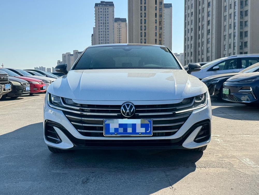 Volkswagen CC 2024 — фото автомобиля