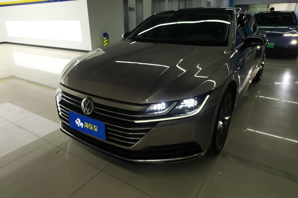 Volkswagen CC 2019 — фото автомобиля