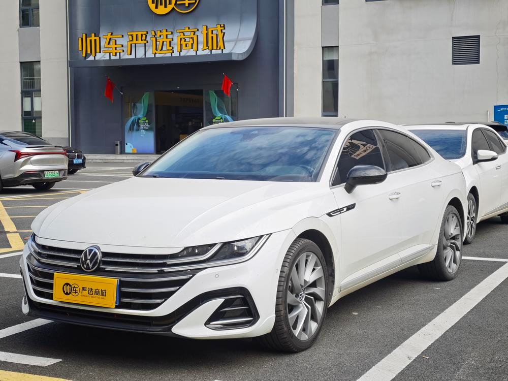 Volkswagen CC 2021 — фото автомобиля 1