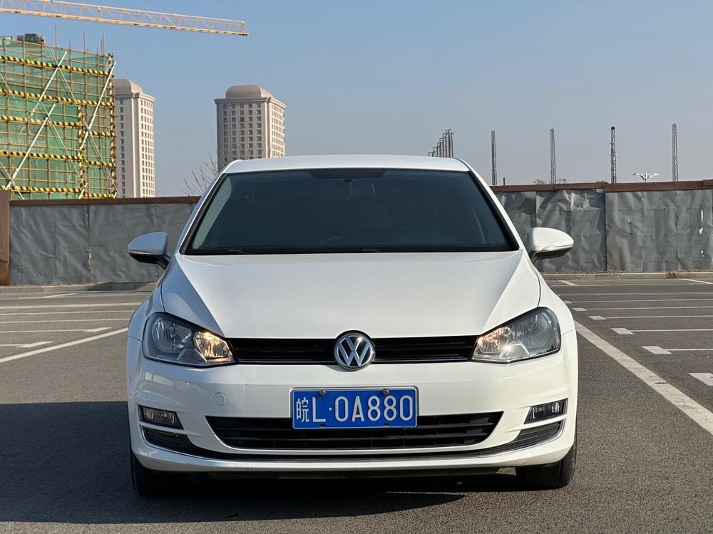 Volkswagen Golf 2016 — фото автомобиля
