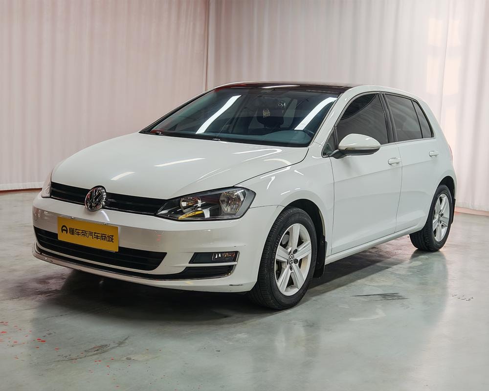 Volkswagen Golf 2016 — фото автомобиля