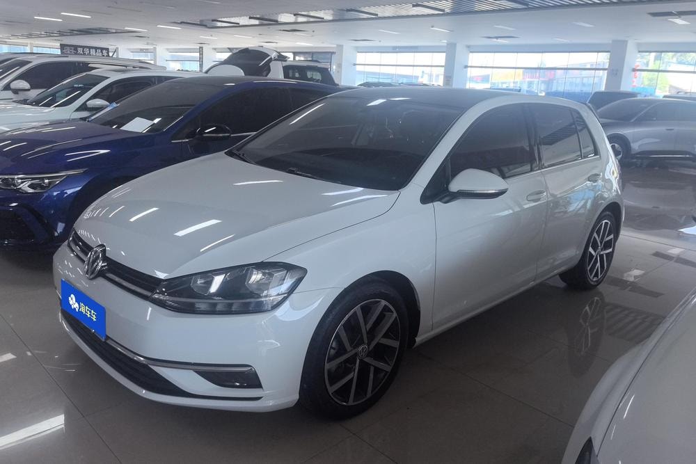 Volkswagen Golf 2019 — фото автомобиля
