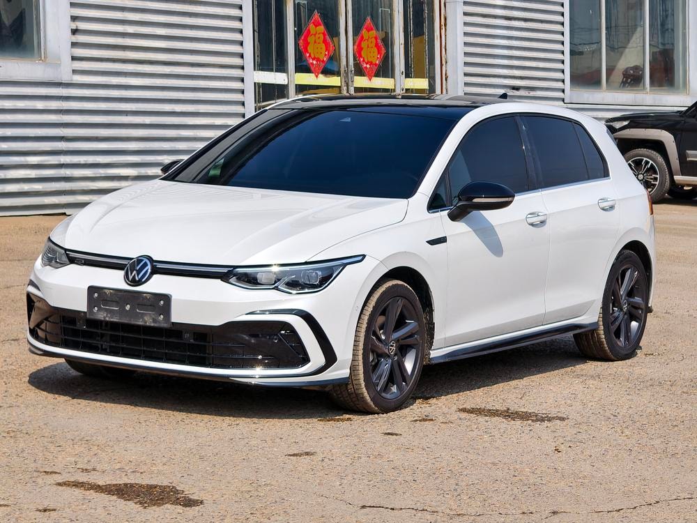 Volkswagen Golf 2023 — фото автомобиля