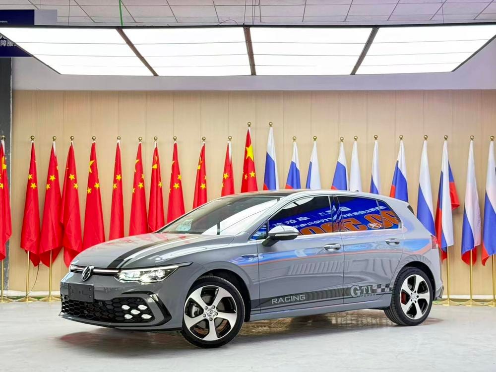 Volkswagen Golf 2021 — фото автомобиля 1
