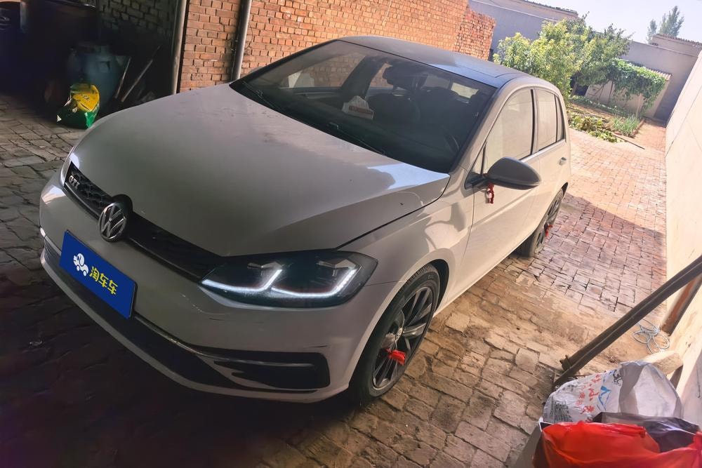 Volkswagen Golf 2019 — фото автомобиля 1