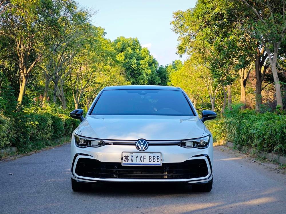 Volkswagen Golf 2021 — фото автомобиля