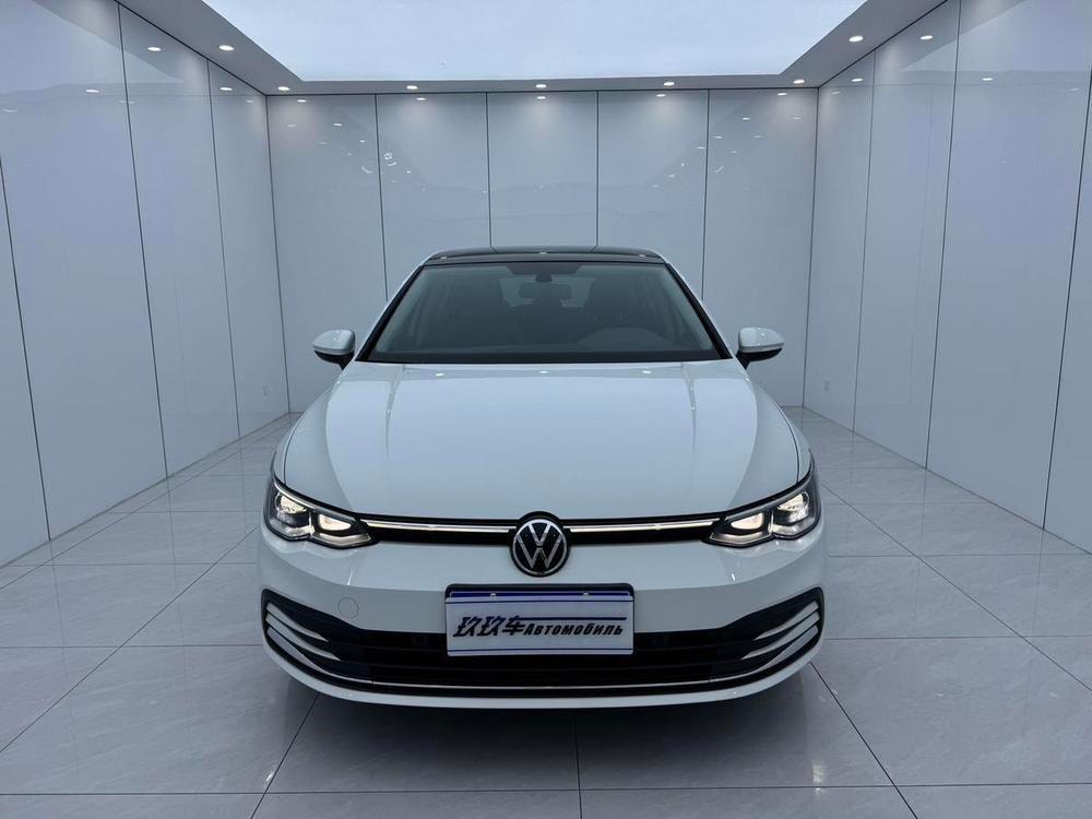 Volkswagen Golf 2021 — фото автомобиля 1