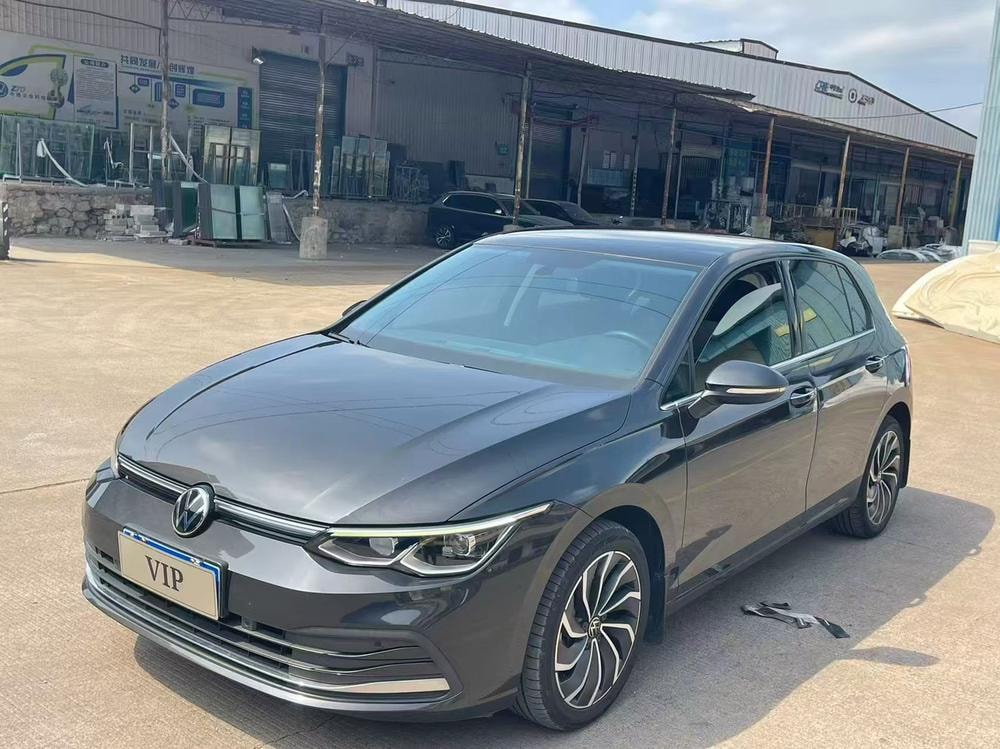 Volkswagen Golf 2021 — фото автомобиля 1