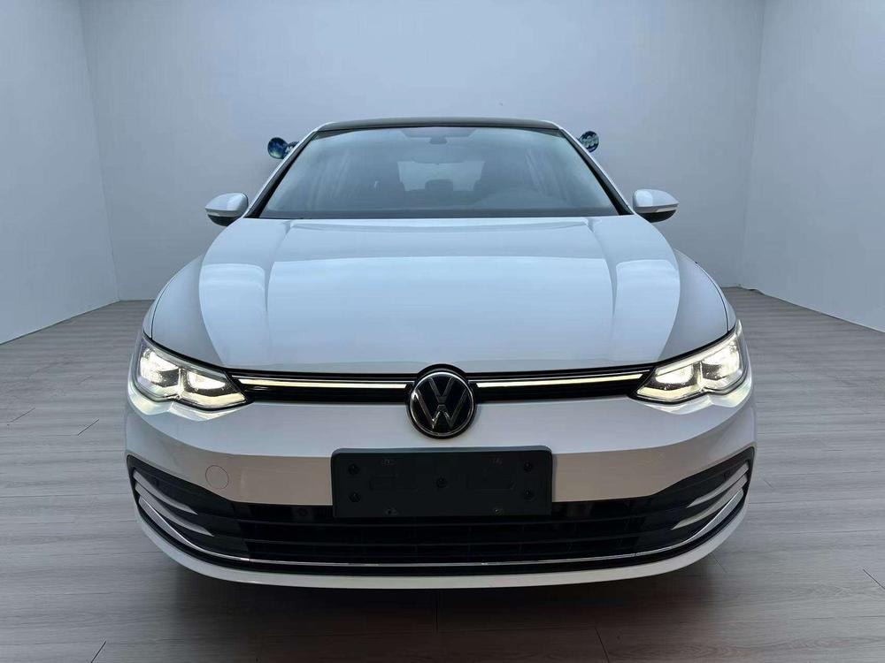 Volkswagen Golf 2021 — фото автомобиля 1