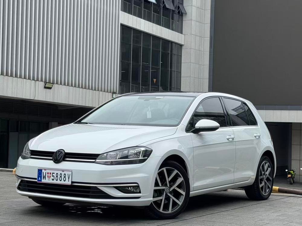 Volkswagen Golf 2020 — фото автомобиля