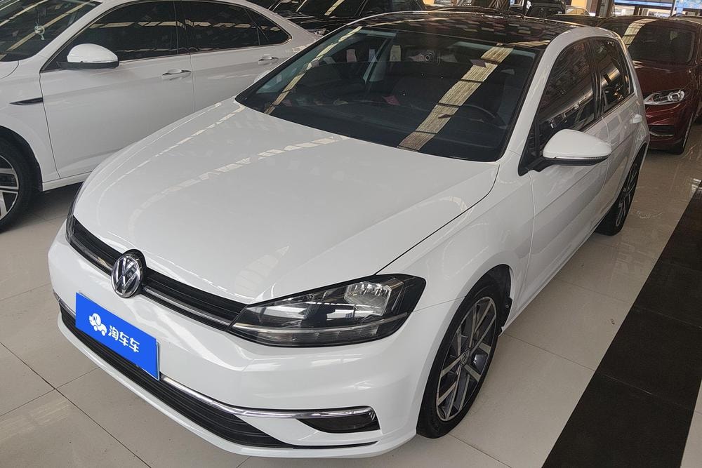 Volkswagen Golf 2019 — фото автомобиля 1