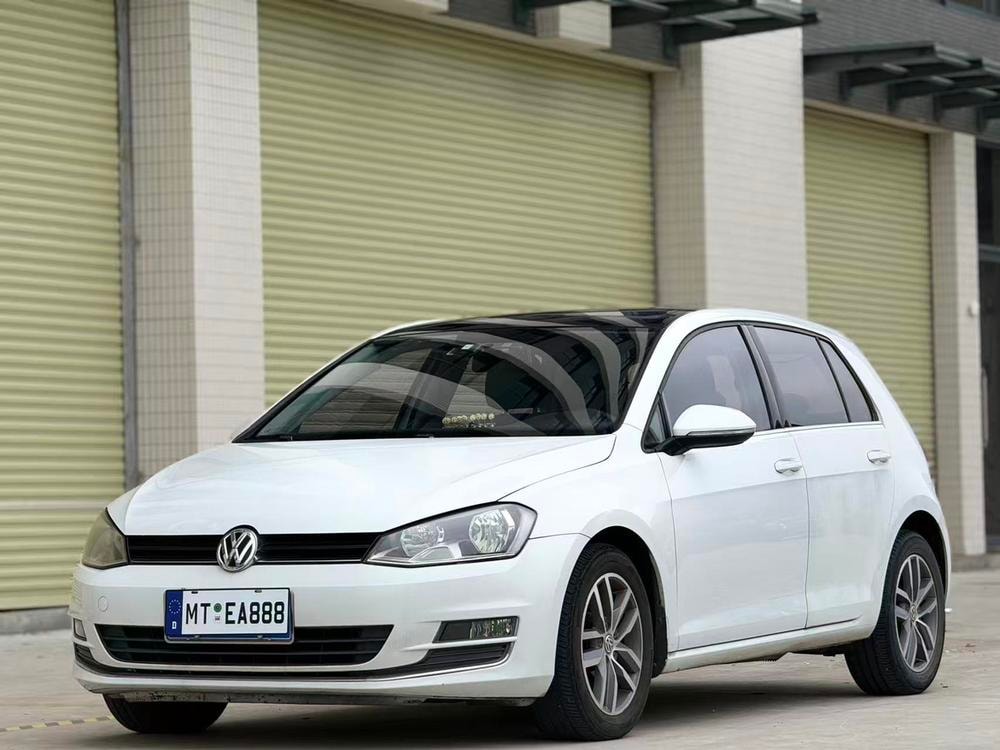 Volkswagen Golf 2016 — фото автомобиля