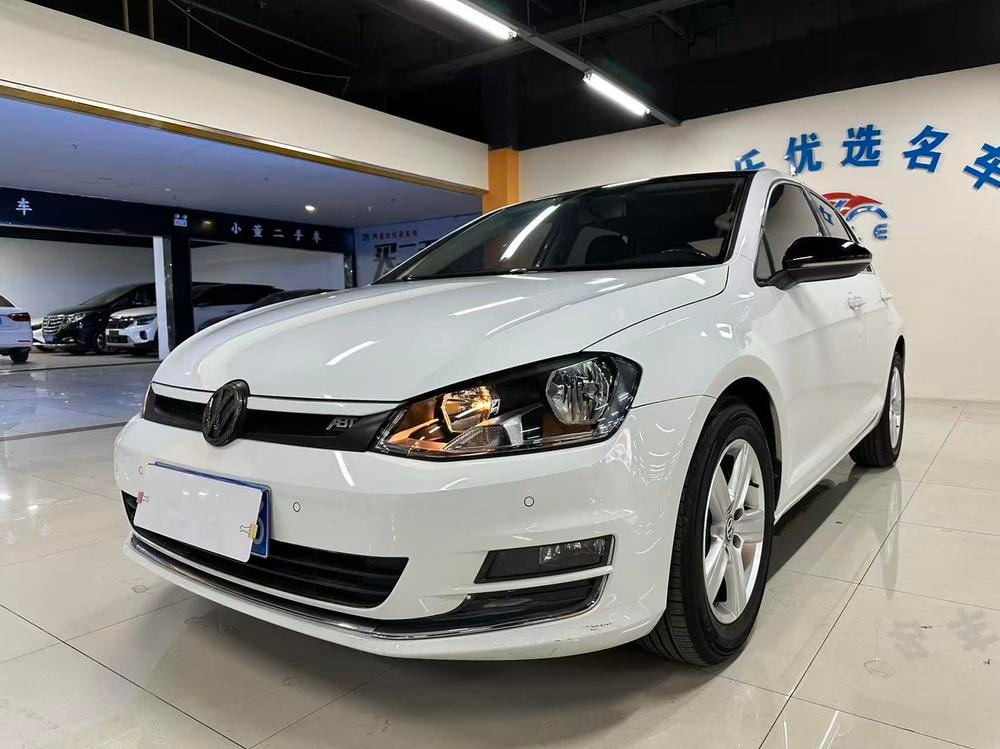 Volkswagen Golf 2017 — фото автомобиля