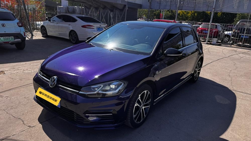 Volkswagen Golf 2018 — фото автомобиля 1