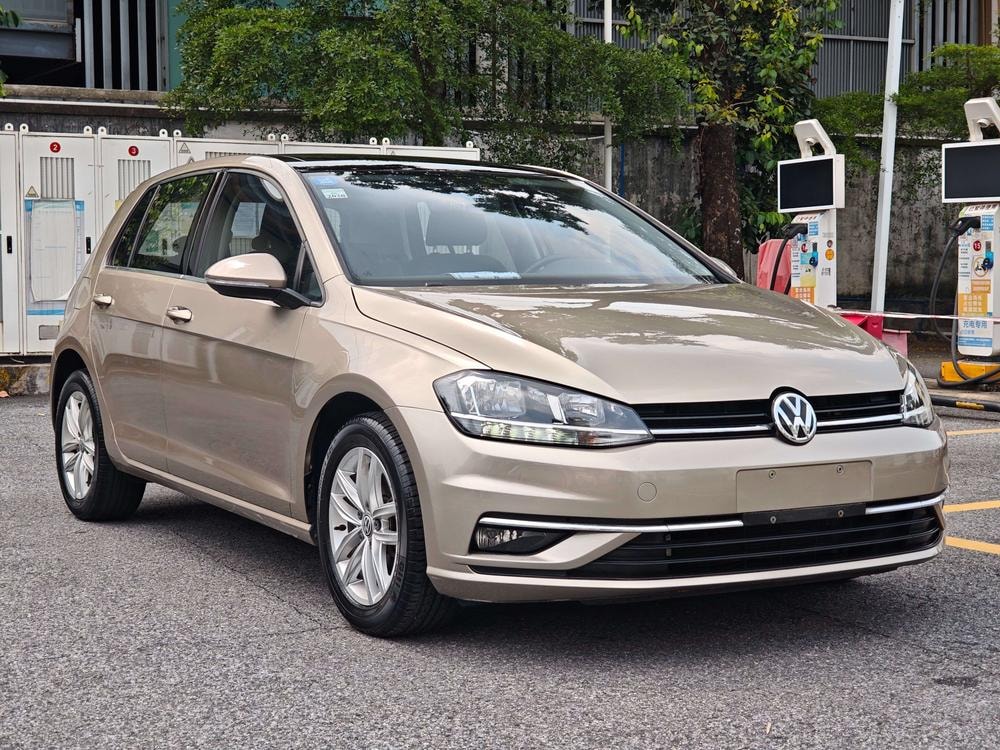 Volkswagen Golf 2018 — фото автомобиля 1