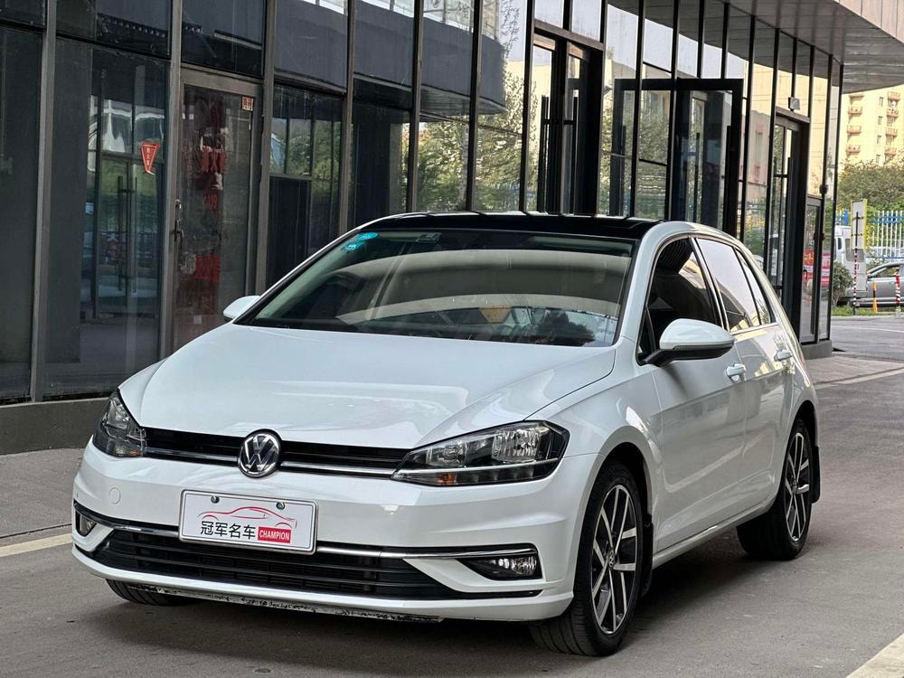 Volkswagen Golf 2020 — фото автомобиля 1