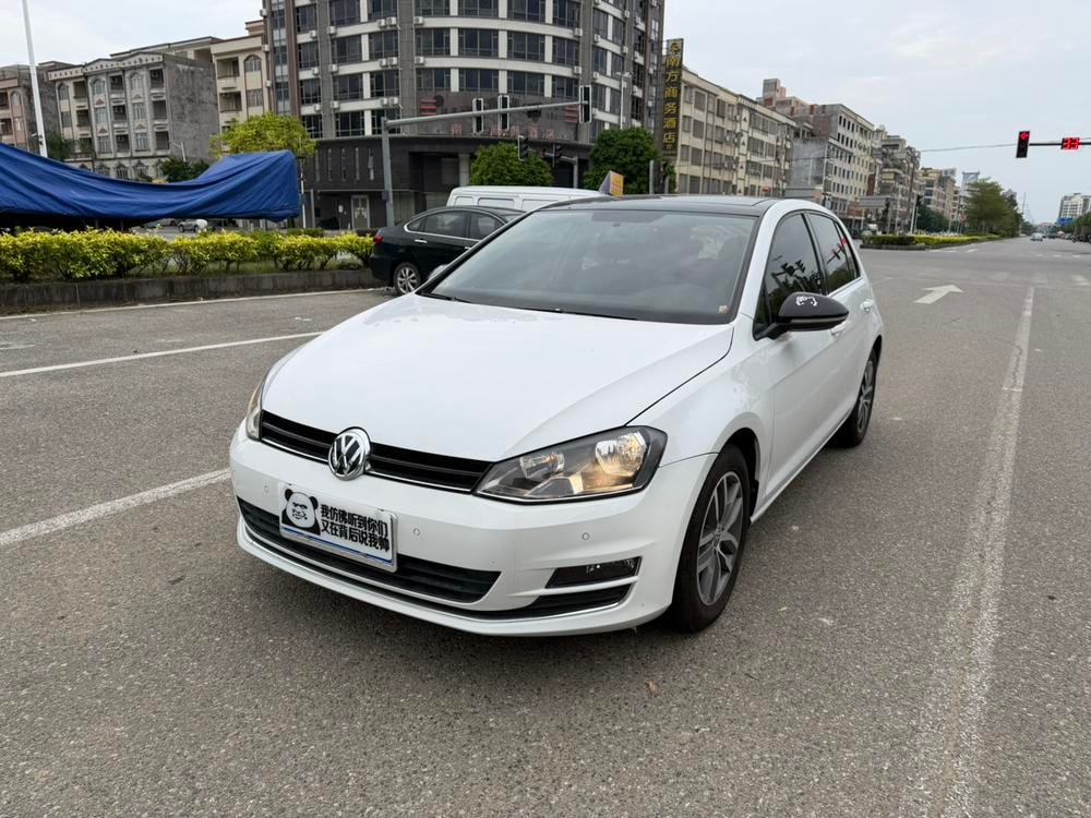 Volkswagen Golf 2017 — фото автомобиля 1