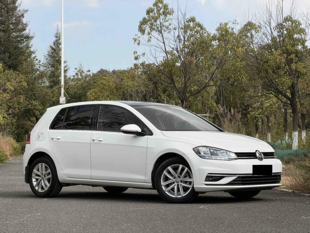 Volkswagen Golf 2018 — фото автомобиля 1