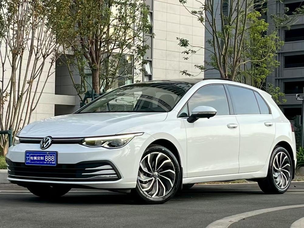 Volkswagen Golf 2021 — фото автомобиля 1