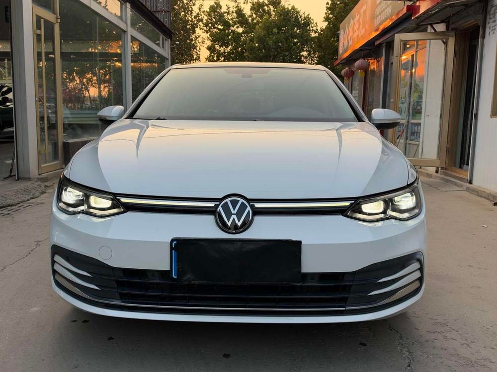 Volkswagen Golf 2021 — фото автомобиля