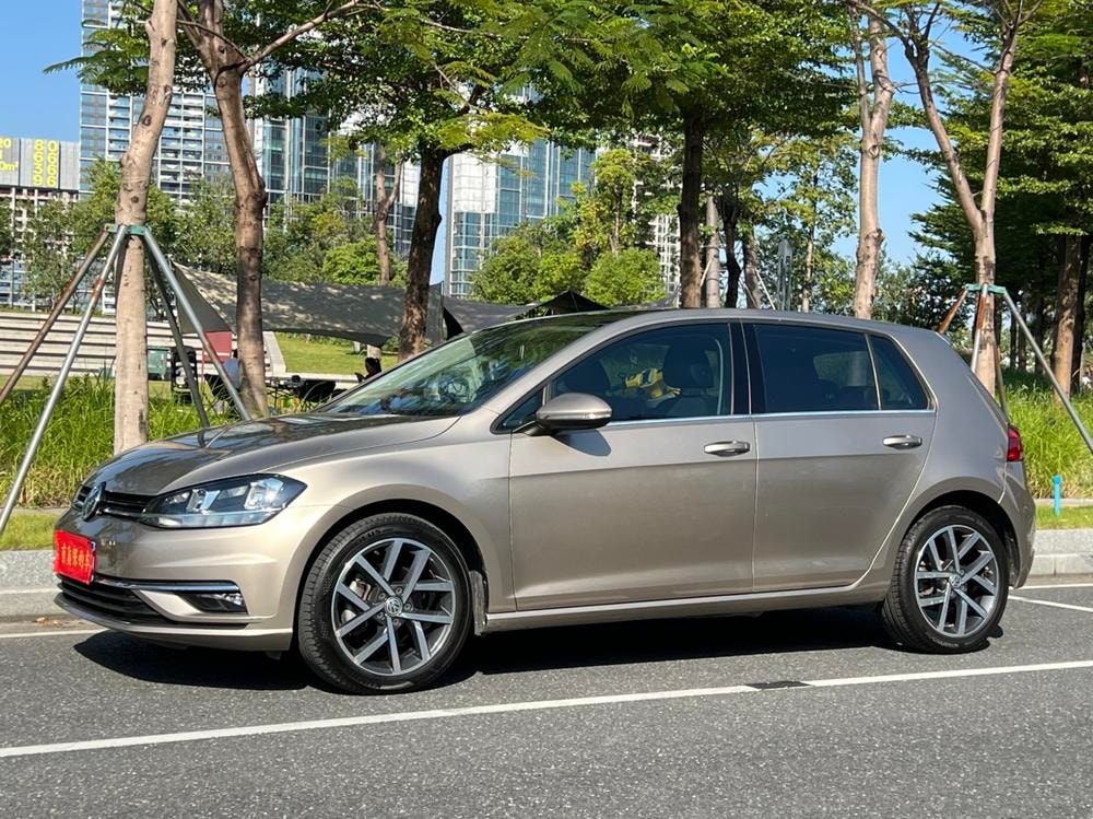 Volkswagen Golf 2020 — фото автомобиля 1