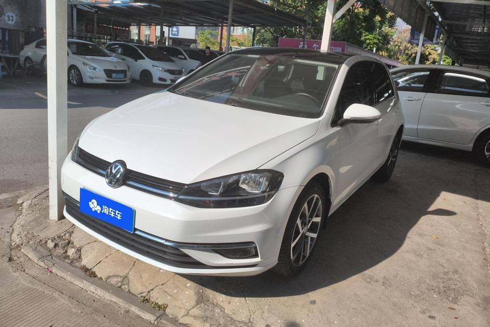 Volkswagen Golf 2018 — фото автомобиля 1