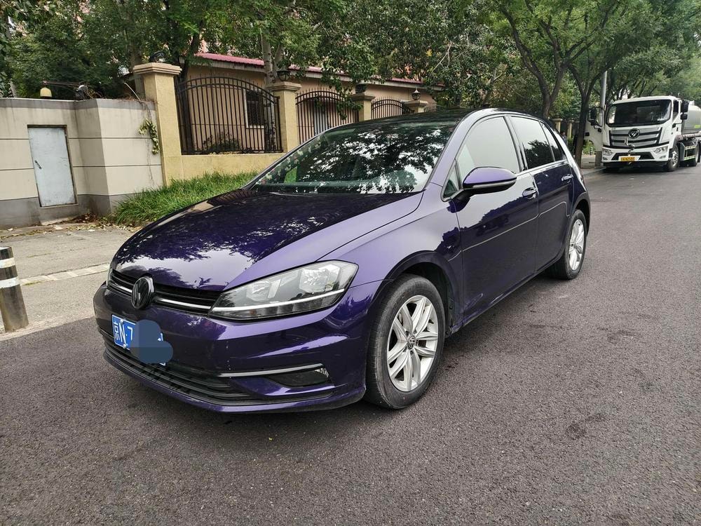 Volkswagen Golf 2019 — фото автомобиля