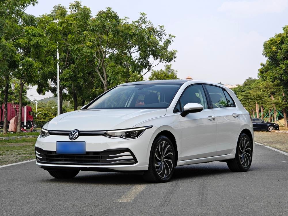 Volkswagen Golf 2021 — фото автомобиля