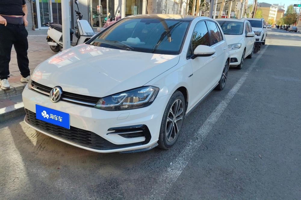 Volkswagen Golf 2020 — фото автомобиля