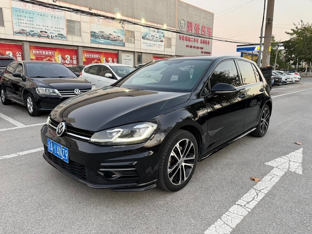 Volkswagen Golf 2019 — фото автомобиля