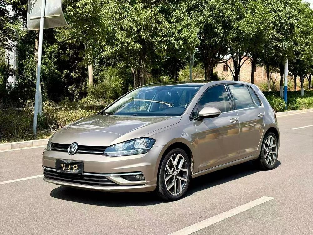 Volkswagen Golf 2018 — фото автомобиля