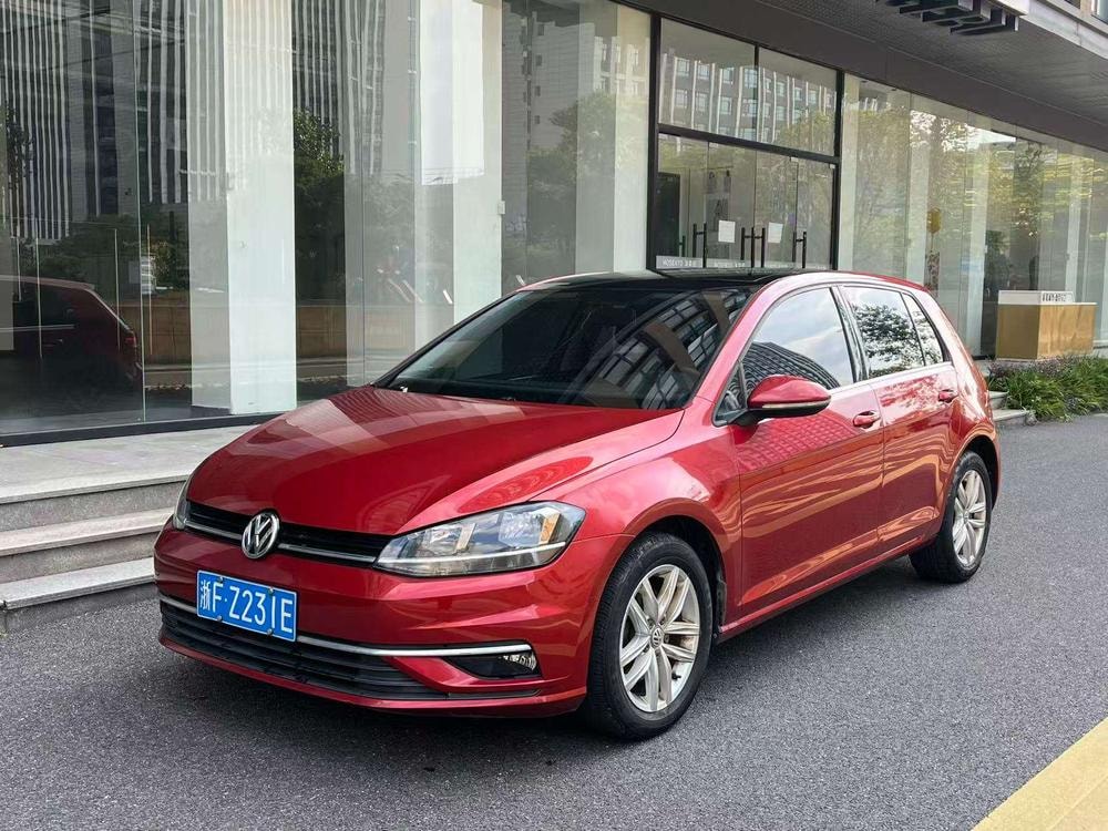 Volkswagen Golf 2018 — фото автомобиля