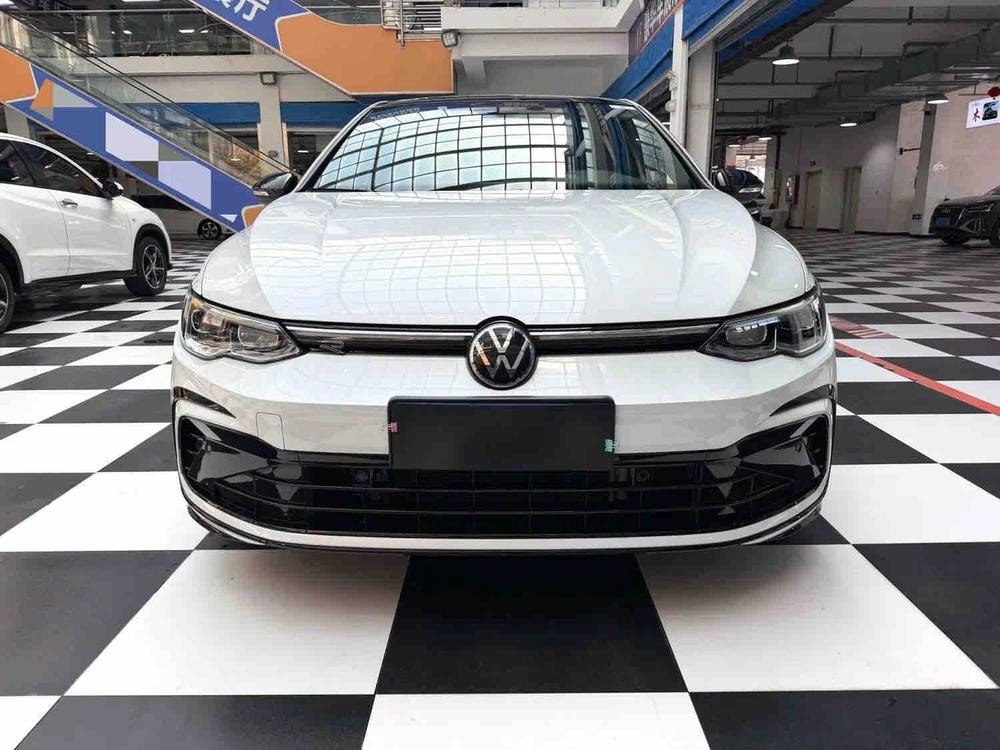 Volkswagen Golf 2021 — фото автомобиля