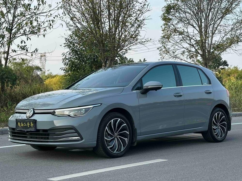 Volkswagen Golf 2024 — фото автомобиля