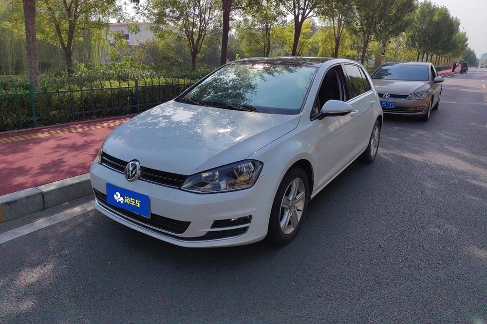 Volkswagen Golf 2015 — фото автомобиля