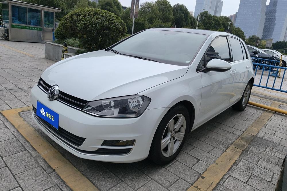 Volkswagen Golf 2016 — фото автомобиля