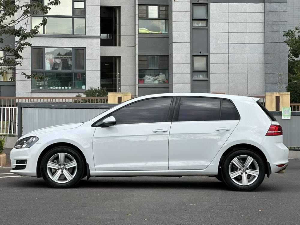 Volkswagen Golf 2017 — фото автомобиля