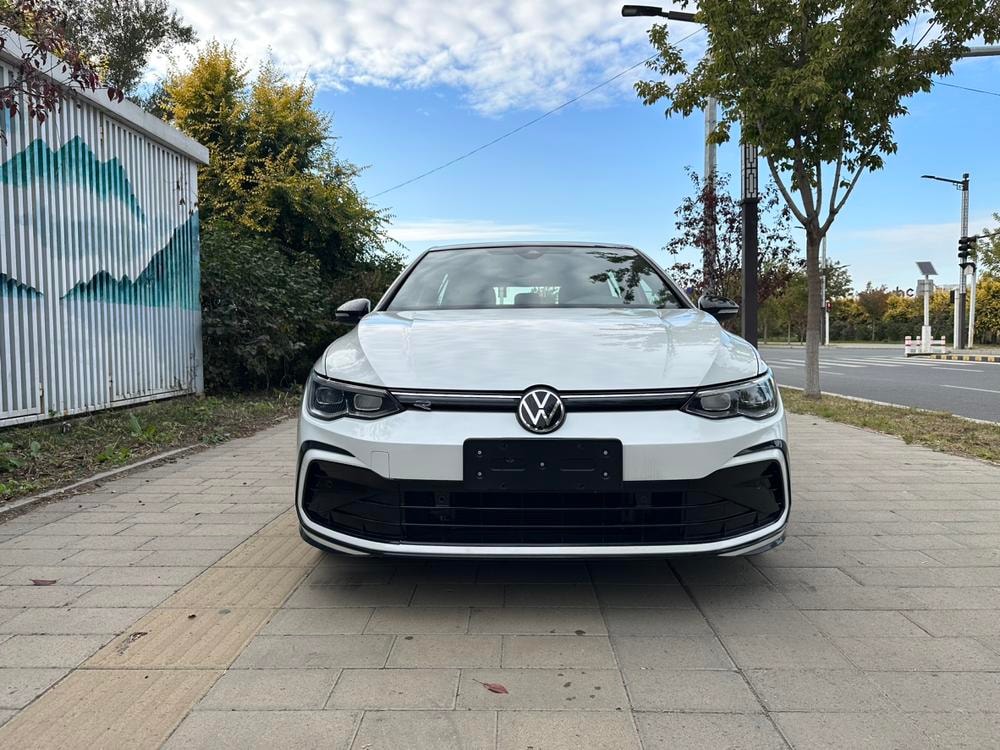 Volkswagen Golf 2021 — фото автомобиля