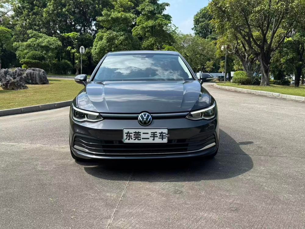 Volkswagen Golf 2023 — фото автомобиля