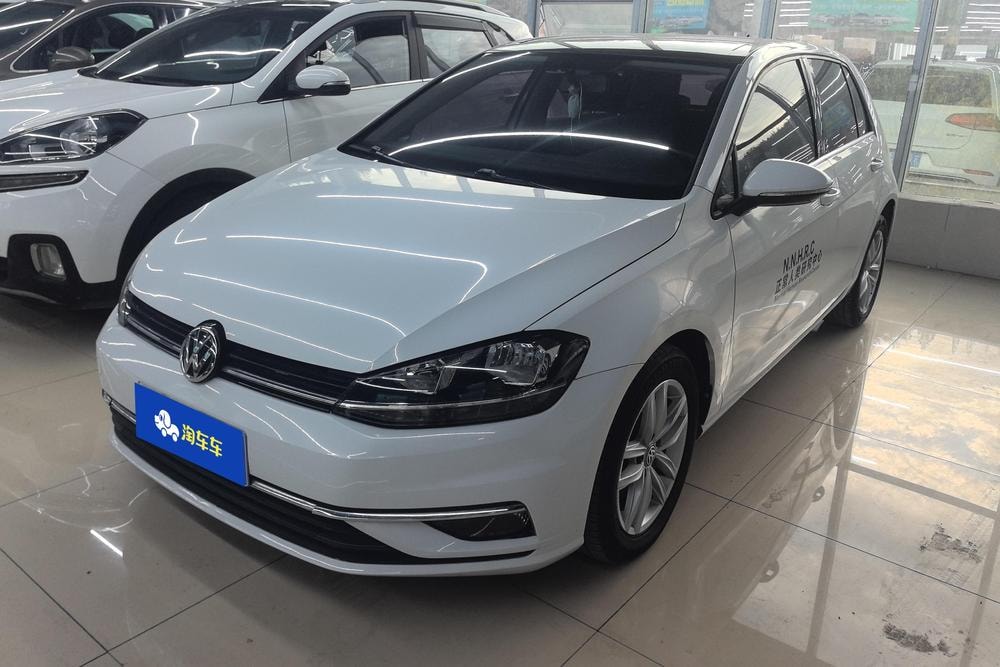 Volkswagen Golf 2019 — фото автомобиля