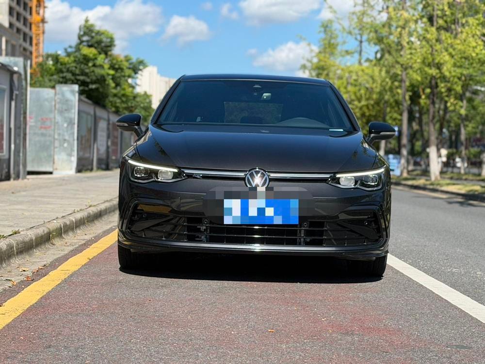 Volkswagen Golf 2021 — фото автомобиля